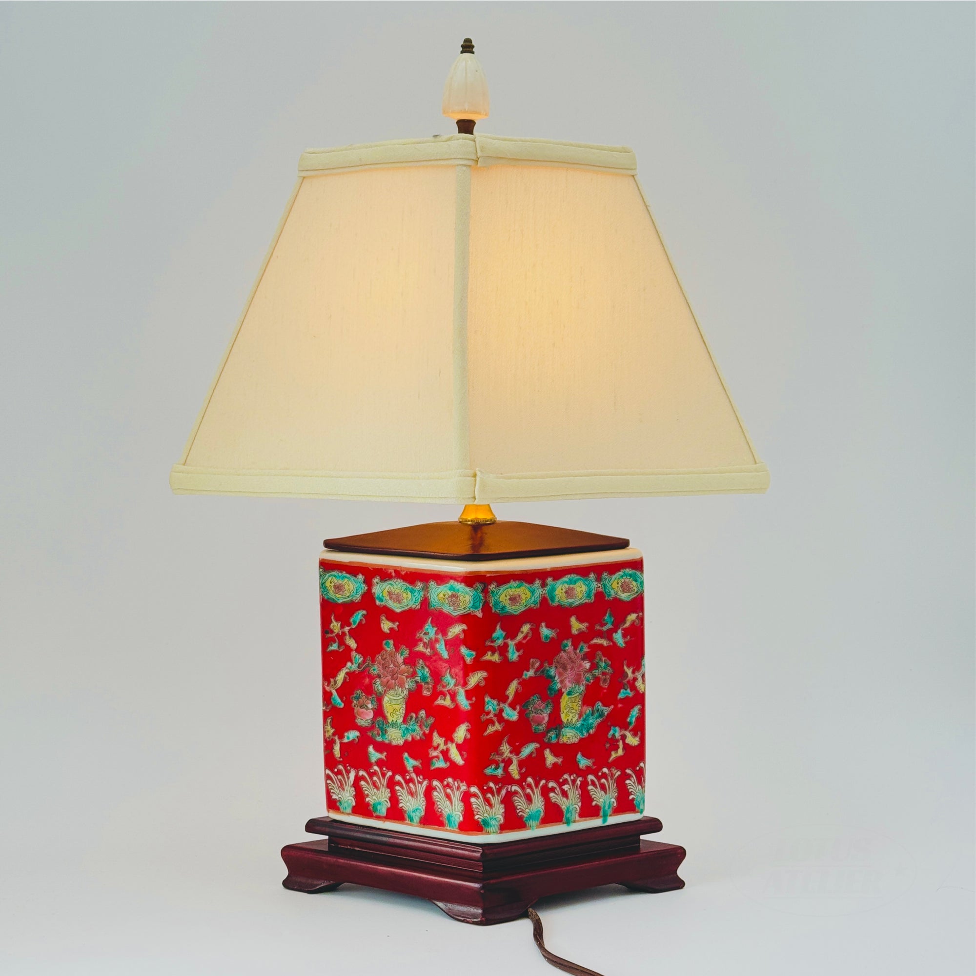 Vintage Chinoiserie Table Lamp